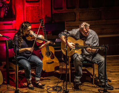 Tony McManus & Julia Toaspern