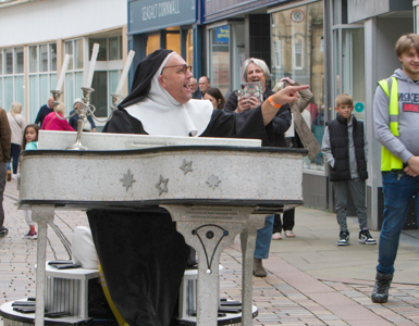 Passersby Enjoyed Street Performances As Part Of Find Festival 2023 Credit Sound Ideas Media